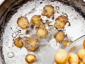 Kuidas kartulit keeta, et see oleks eriti aromaatne ja maitsev: mitte kõik perenaised ei tea seda