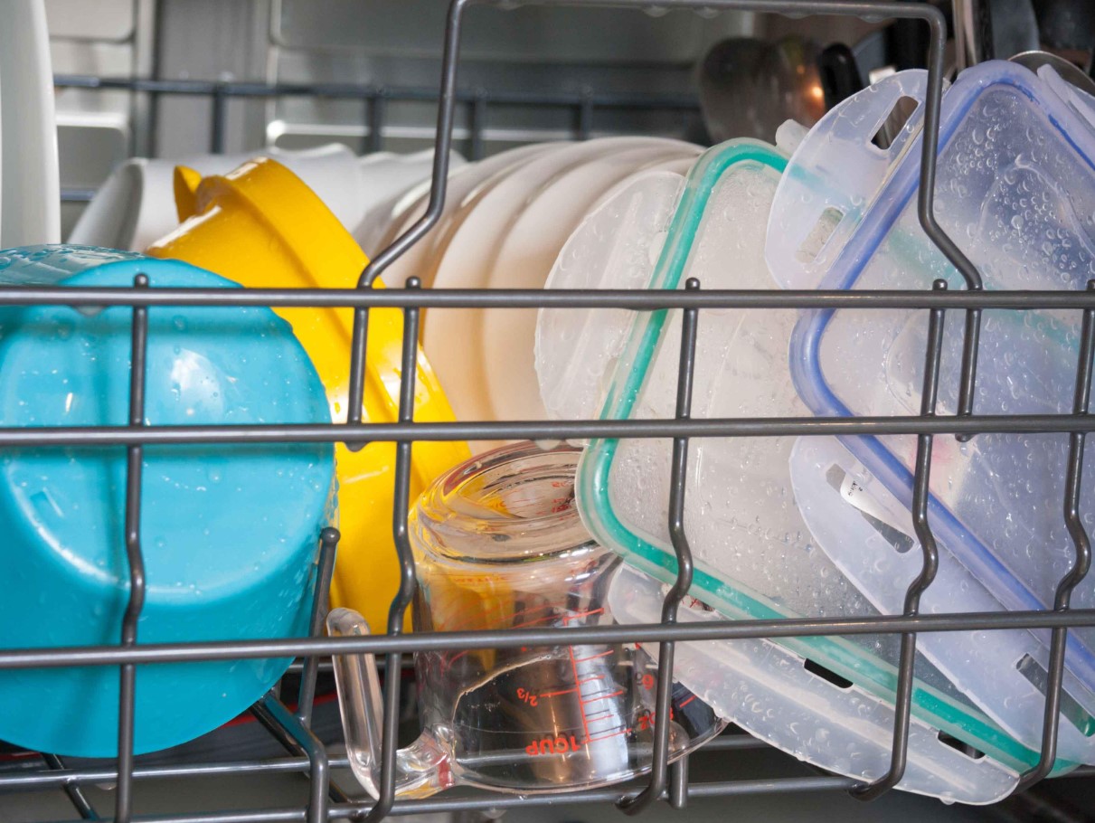 Kas ma võin plastist nõusid nõudepesumasinasse panna? Tupperware'il on vastus