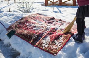 Kuidas meie vanaemad talvel vaipu klopivad. Kas sellel on mõtet?