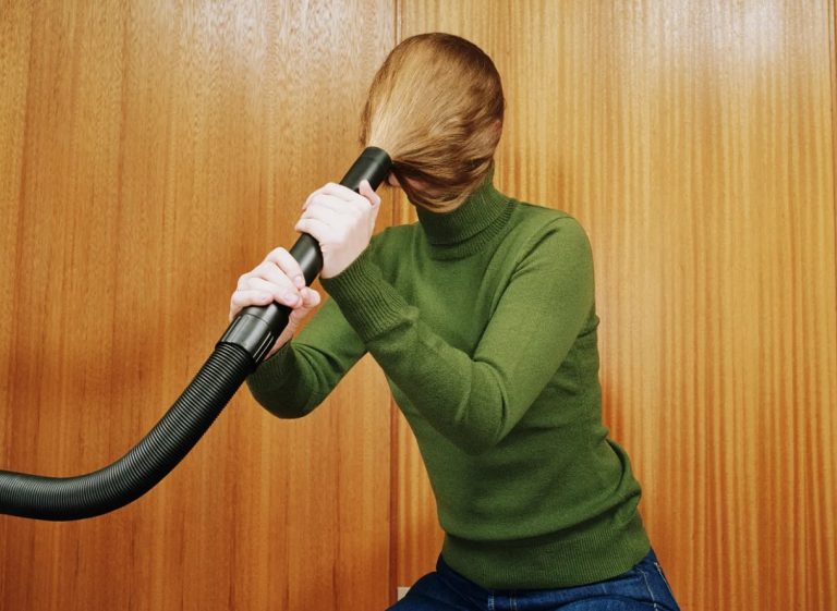 Vaip ilma hallituse lõhnata, tolmuimeja värskuse lõhnaga: see neutralisaator eemaldab lõhnad, mitte ei varja neid