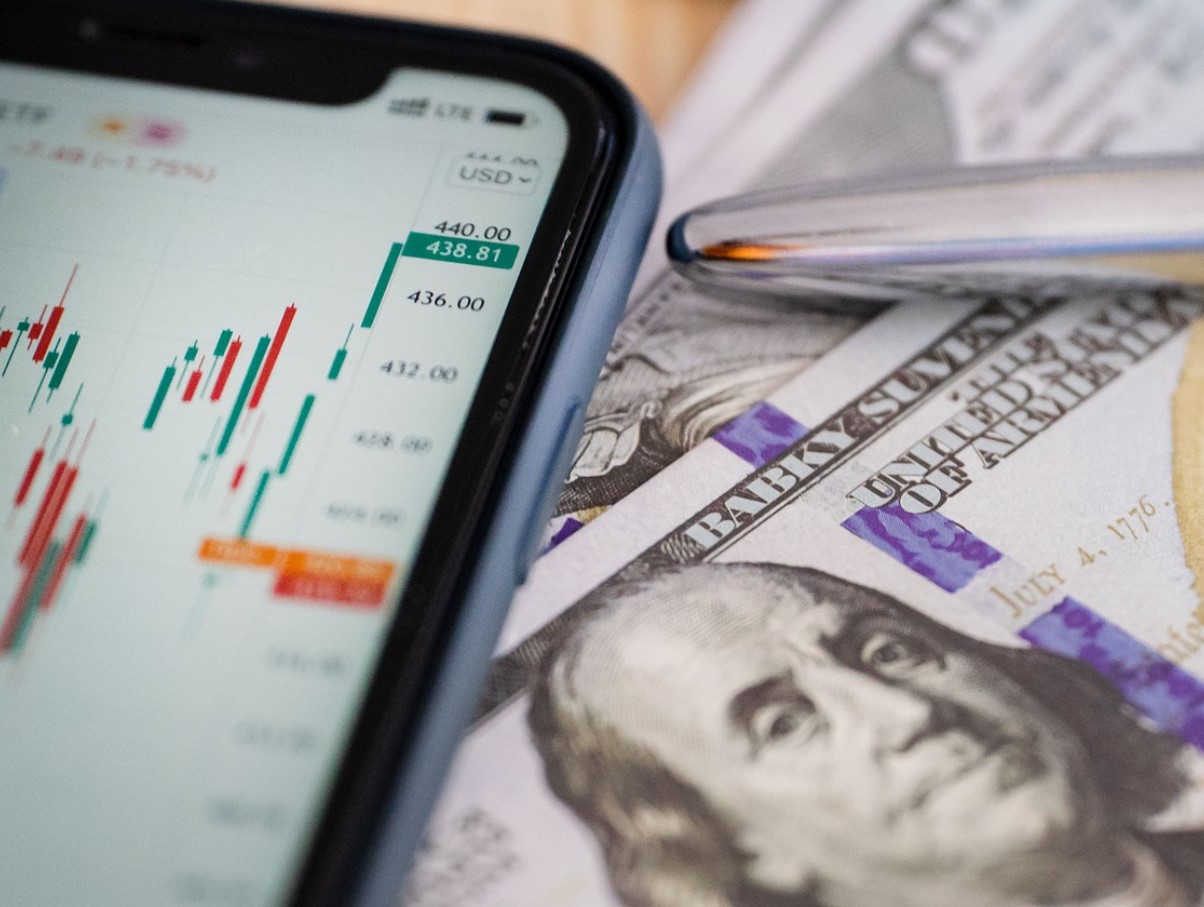 Pia-Maria eesmärk on investeerida miljon eurot. Niimoodi ta investeeriks, kui saaks iga kuu 20 eurot kõrvale panna.