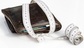 Esmalt hakkas 35-aastane Elena huvituma ostlemisest, seejärel investeerimisest: „Pärast esimest sajatunni teenimist tundsin end rikkaks.“