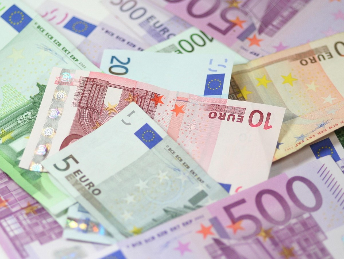 Esmalt hakkas 35-aastane Elena huvituma ostlemisest, seejärel investeerimisest: „Pärast esimest sajatunni teenimist tundsin end rikkaks.“